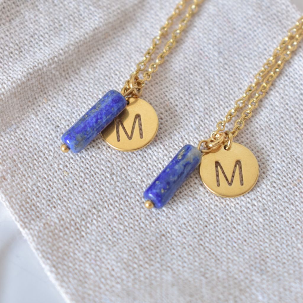 Collar Nurya | Inicial personalizable con Cuarzo Rosa o Lapislázuli