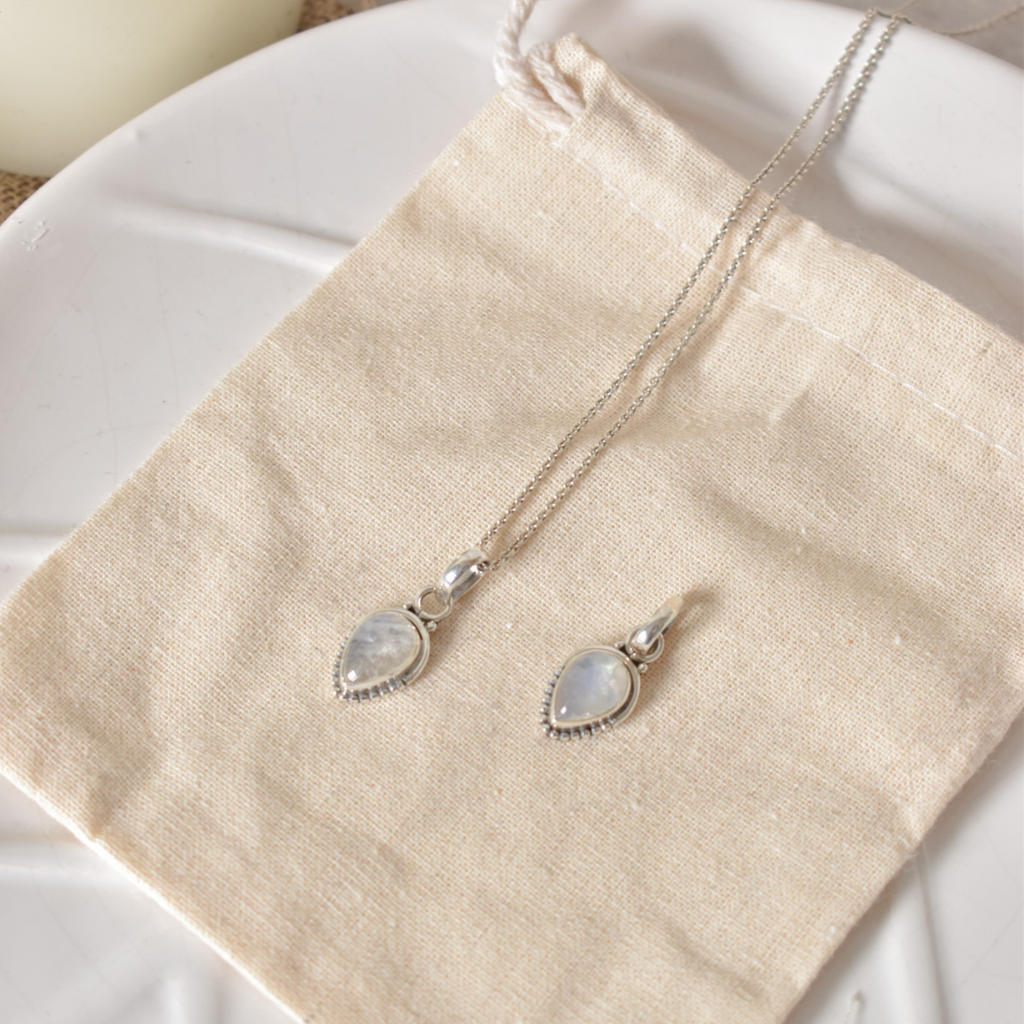 Colgante Nara Piedra Luna | Fluidez emocional e intuición