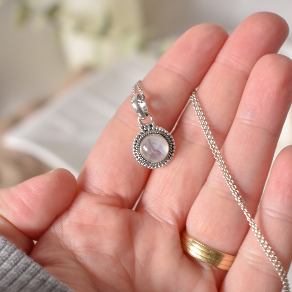 Colgante Selene Piedra Luna | Protección emocional y energía lunar