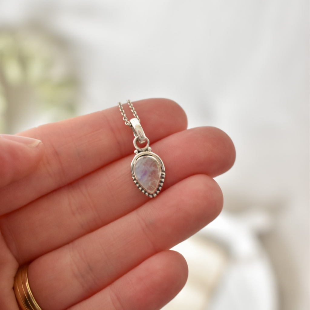 Colgante Nara Piedra Luna | Fluidez emocional e intuición