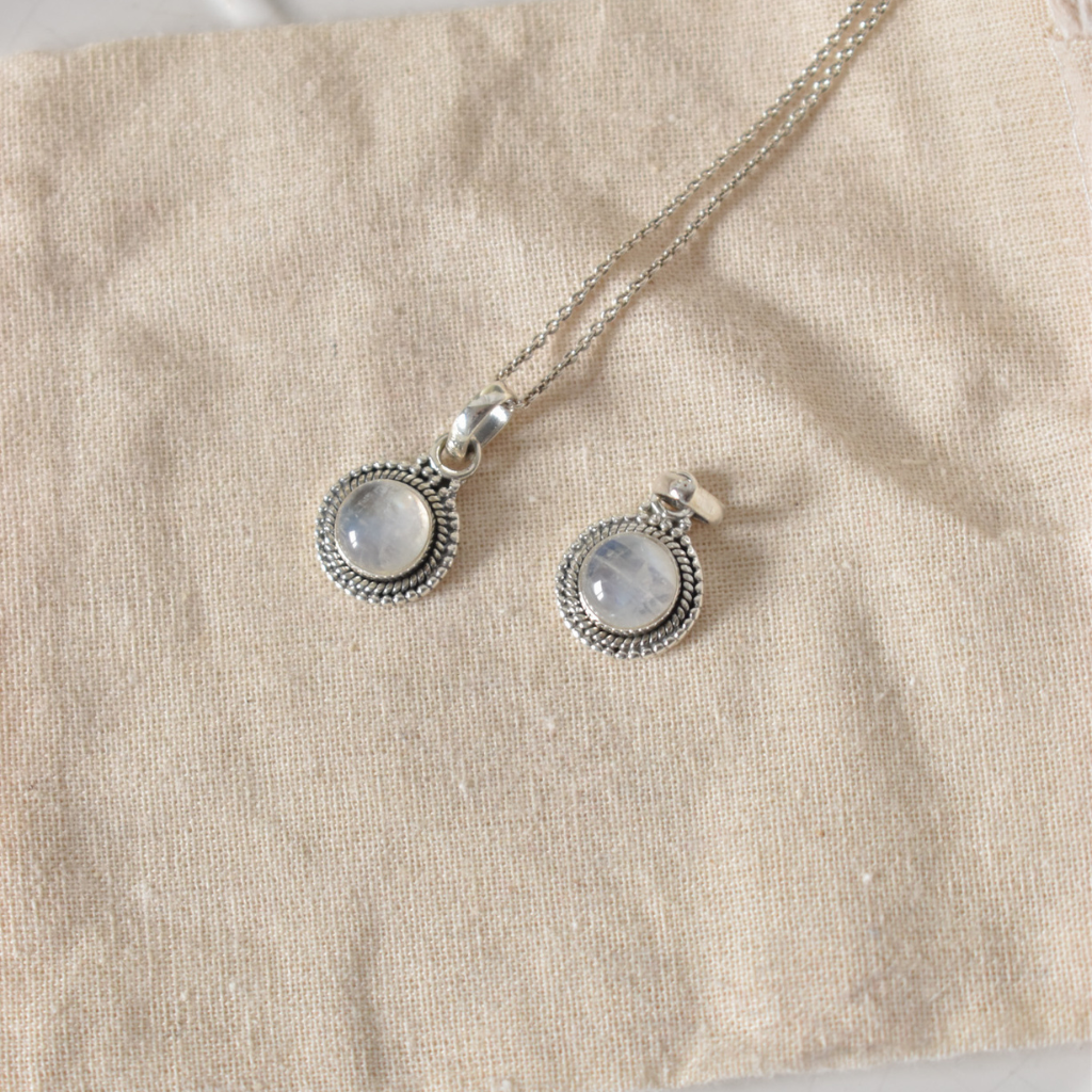 Colgante Selene Piedra Luna | Protección emocional y energía lunar