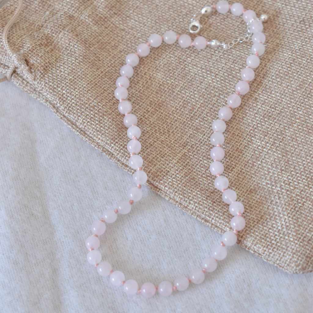 Collar Anudado | Cuarzo Rosa – Amor propio y dulzura