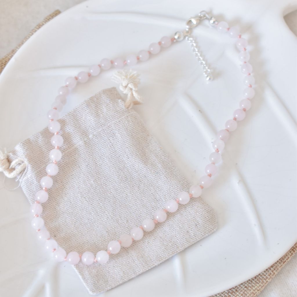 Collar Anudado | Cuarzo Rosa – Amor propio y dulzura