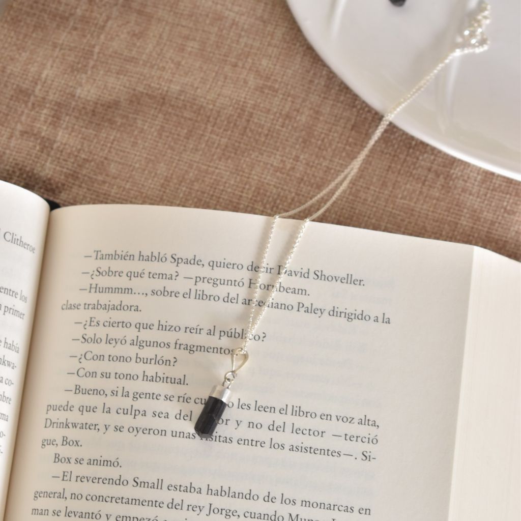 Collar Nahir | Turmalina Negra en Bruto – Protección y fuerza