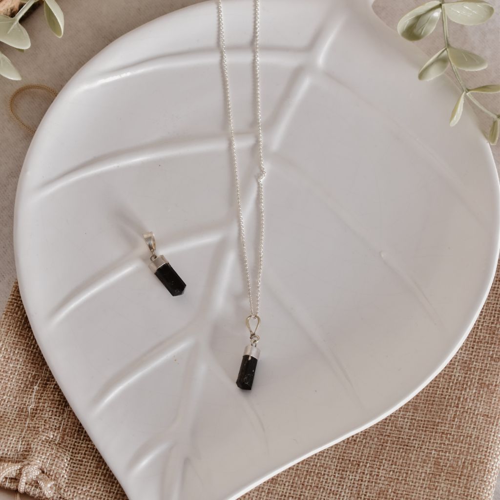 Collar Nahir | Turmalina Negra en Bruto – Protección y fuerza