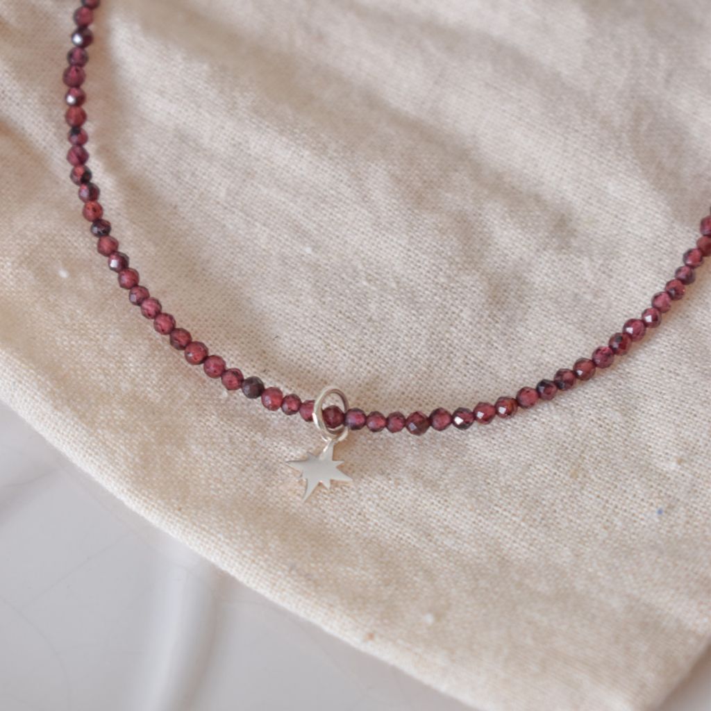 Gargantilla Vega | Amuleto de recuerdo y protección