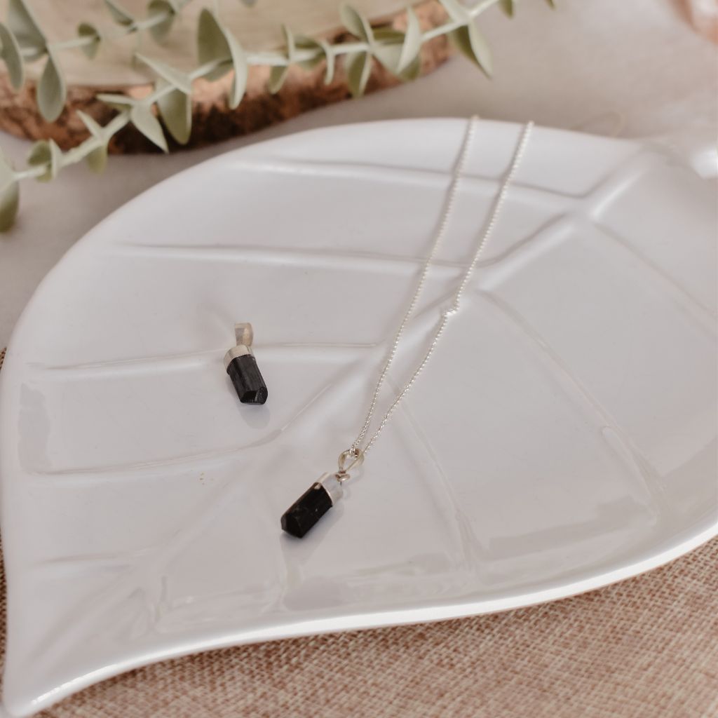 Collar Nahir | Turmalina Negra en Bruto – Protección y fuerza