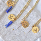 Collar Nurya | Inicial personalizable con Cuarzo Rosa o Lapislázuli