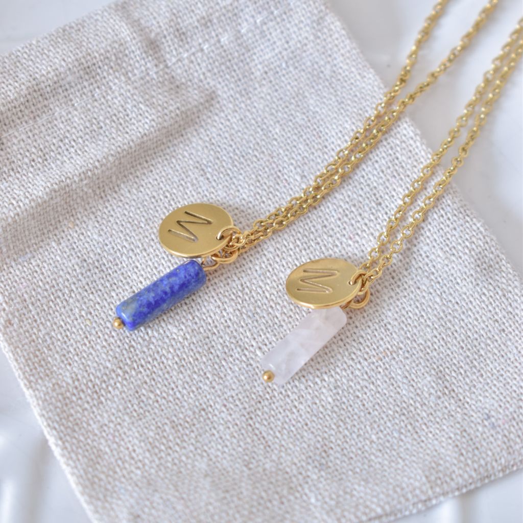 Collar Nurya | Inicial personalizable con Cuarzo Rosa o Lapislázuli