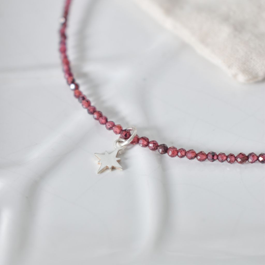 Gargantilla Vega | Amuleto de recuerdo y protección