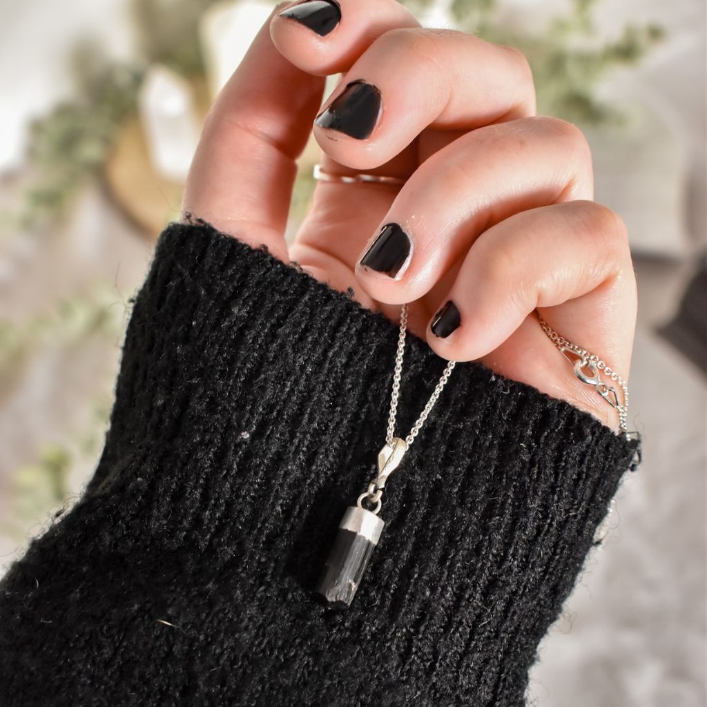 Collar Nahir | Turmalina Negra en Bruto – Protección y fuerza