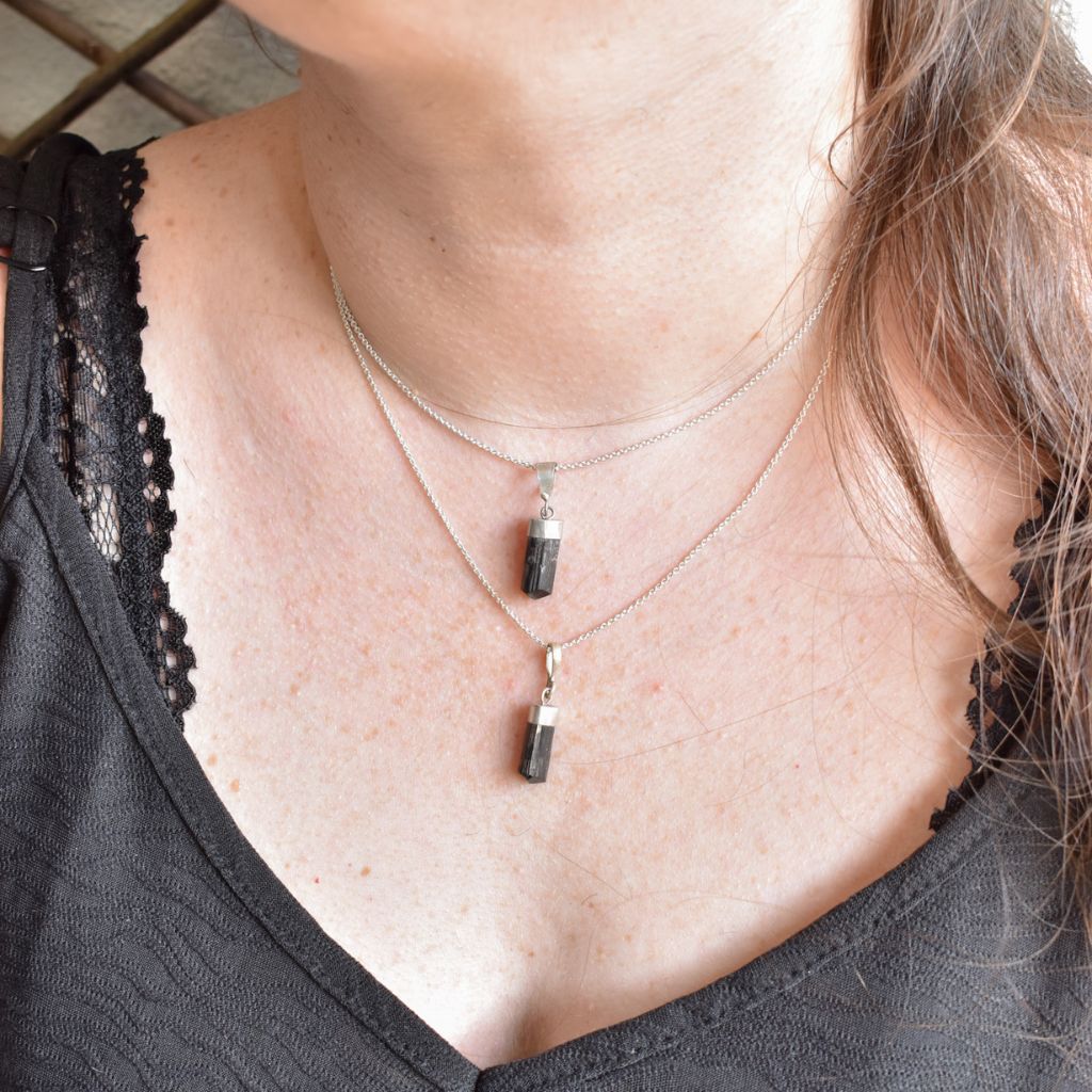 Collar Nahir | Turmalina Negra en Bruto – Protección y fuerza