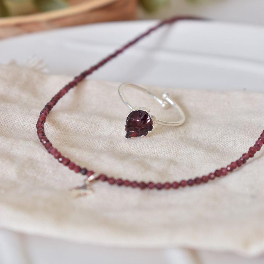 Pack Vega | Gargantilla y anillo de granate | Protección y recuerdo